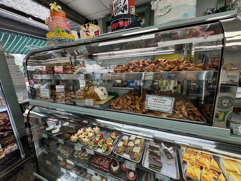 Circo&rsquo;s Pastry Shop (Bushwick, Brooklyn)