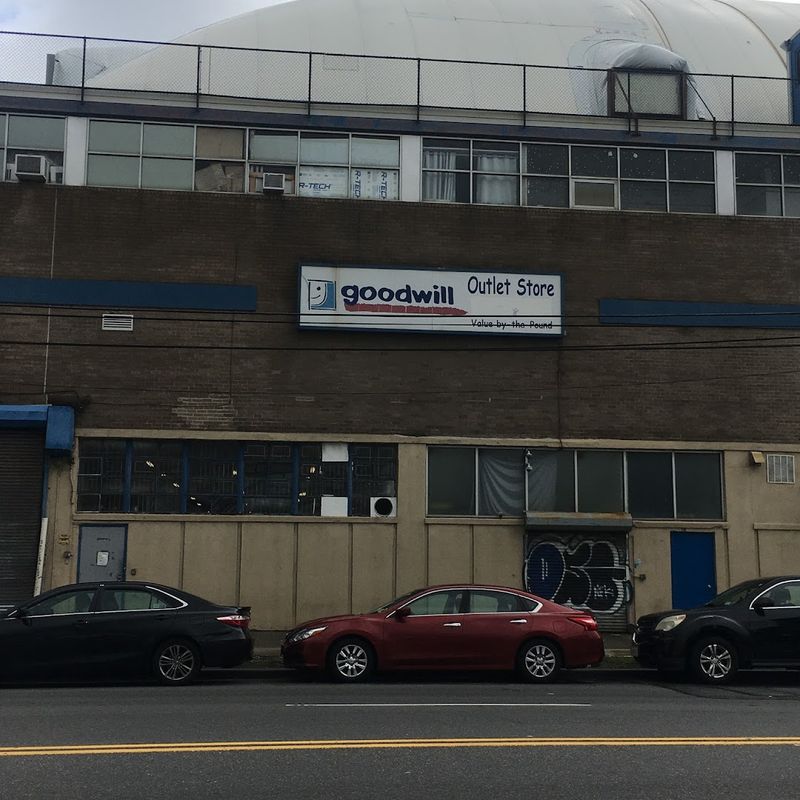 Goodwill Outlet (Long Island City, Queens, NYC)