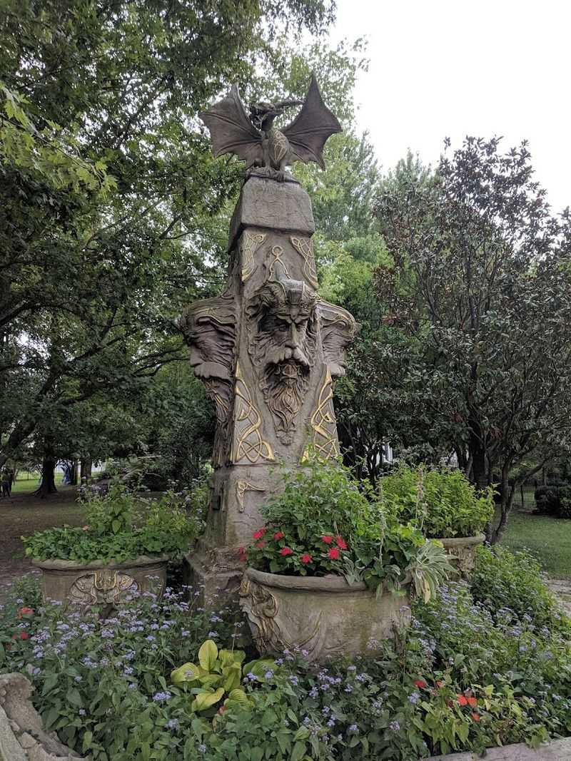 Artful Memorial, Living Space