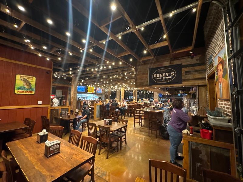Edley's BBQ — Gallatin