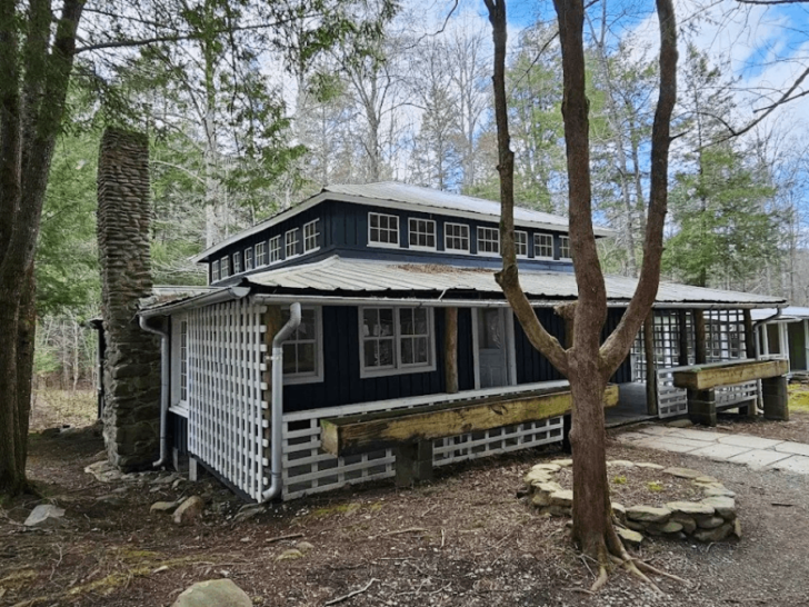 Hidden in Tennessee, This Abandoned Smokies Town Feels Frozen in Time