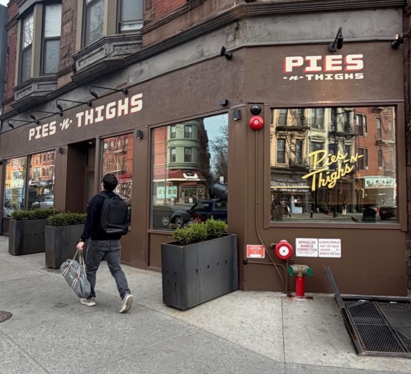 Pies &lsquo;n&rsquo; Thighs