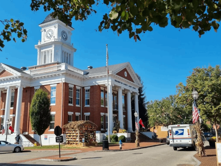 In These 10 Tennessee Towns, $5 Still Goes Further Than You'd Expect