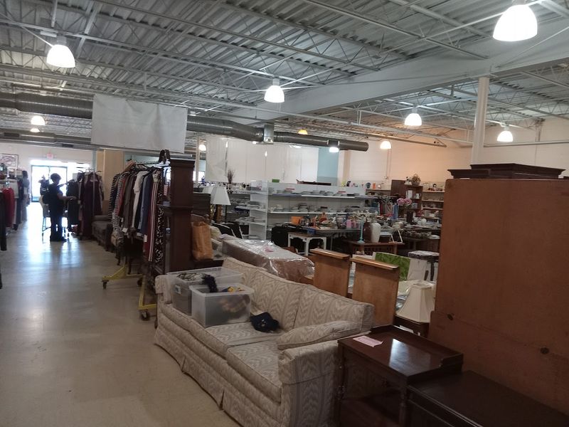 Thrifty Threads (W 86th St, Indianapolis)