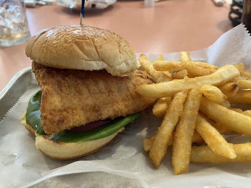 Ocean Eddie’s Seafood Restaurant (Virginia Beach)