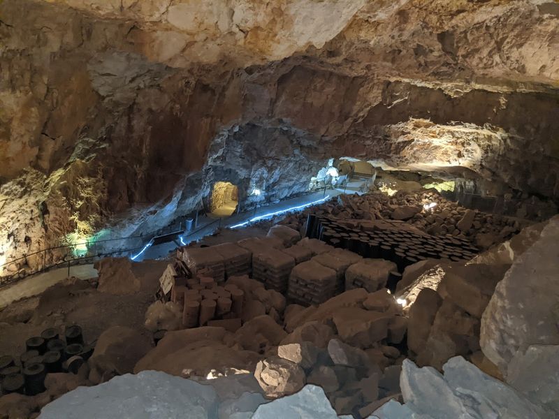 Tour + Meal Combo: The Crowd Favorite Plan