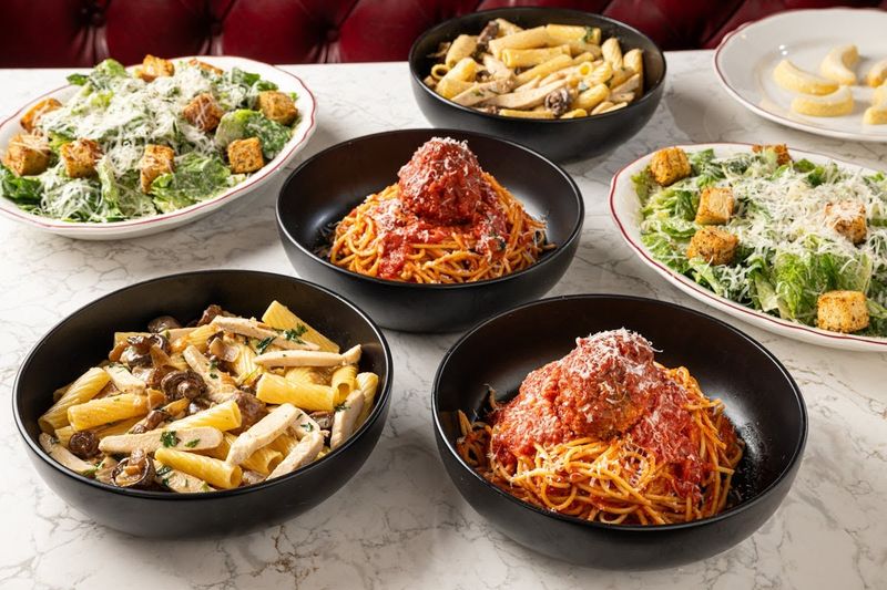 Maggiano&rsquo;s Little Italy (Oak Brook, IL)