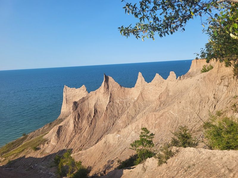 Chimney Bluffs Trail (Lake Ontario)