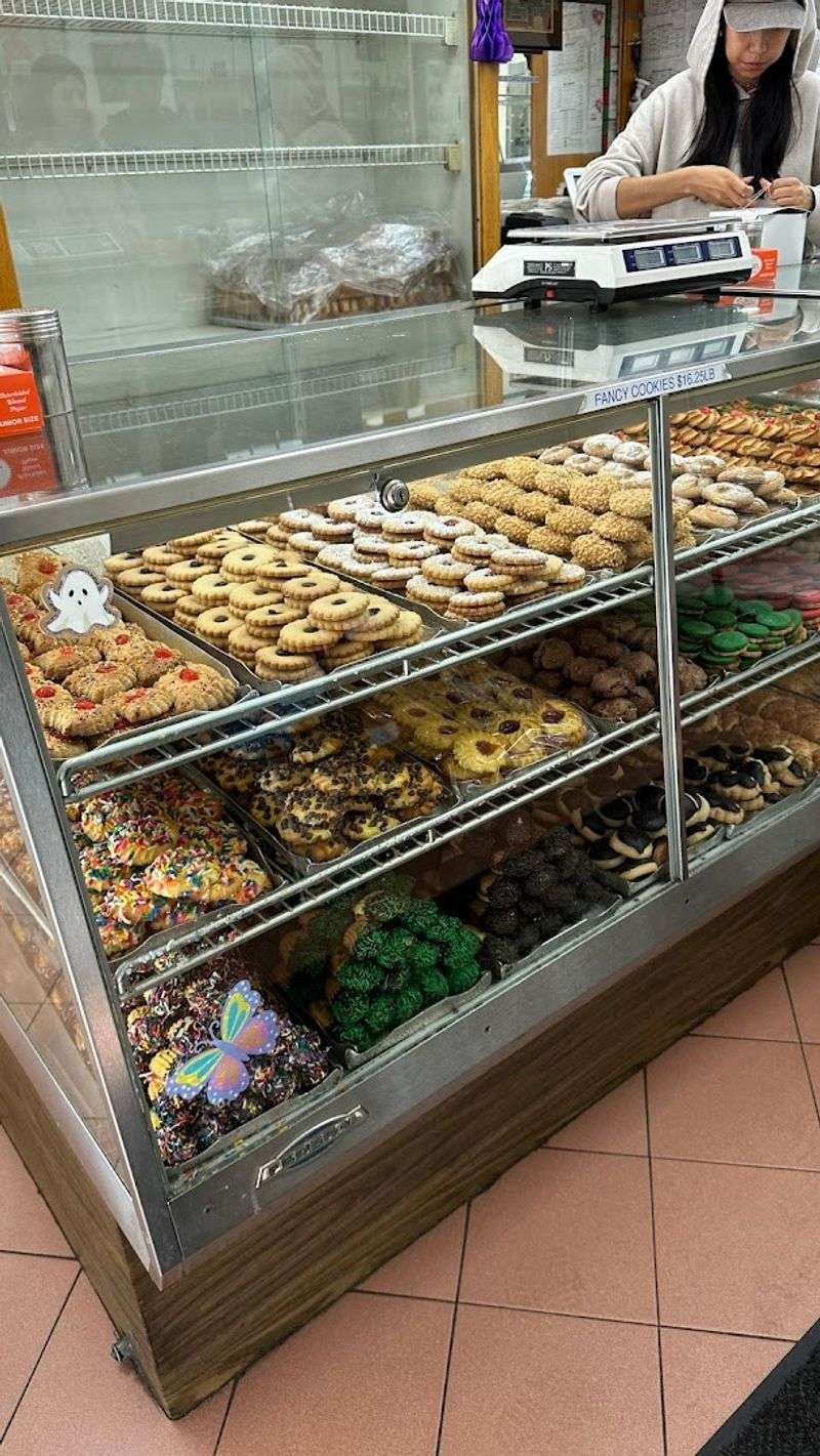 Court Pastry Shop (Carroll Gardens, Brooklyn)