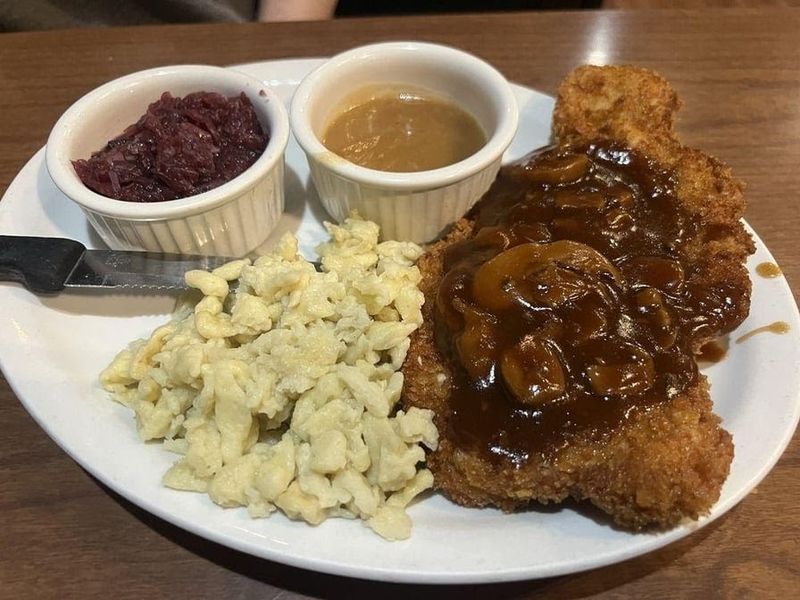 Veigel&rsquo;s Kaiserhoff (New Ulm, MN)