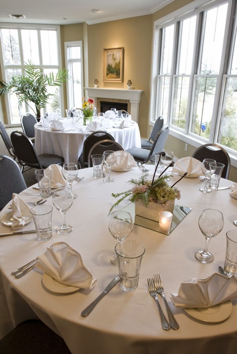 Tria Restaurant, Bar & Event Center (North Oaks)