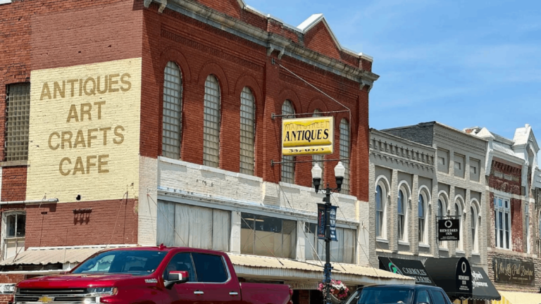 The 10 Best Tennessee Towns for Antique Shopping and Vintage Finds
