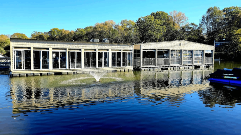 The 15 Best Waterfront Restaurants In Tennessee For Dinner With A Sunset View