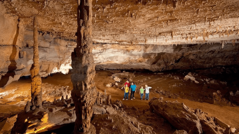 The Creepy Tennessee Cave Where Travelers Swear the Walls Whisper