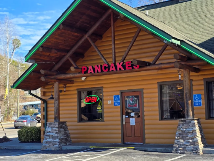 The Tennessee Mountain Town That Became the Pancake Capital of the South