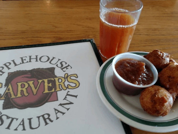 This Beloved Tennessee Restaurant Is Famous Across the U.S. for Apple Cider and Warm Apple Fritters