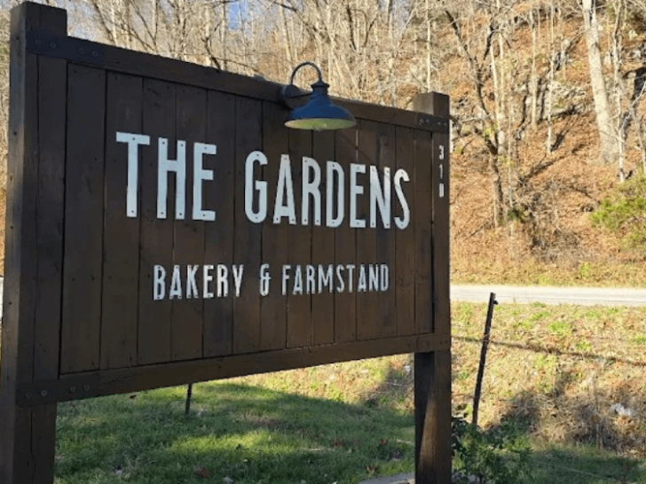 This Charming Tennessee Farmstand and Bakery Is Filled With Fresh Flowers, Heirloom Veggies, and Homemade Treats