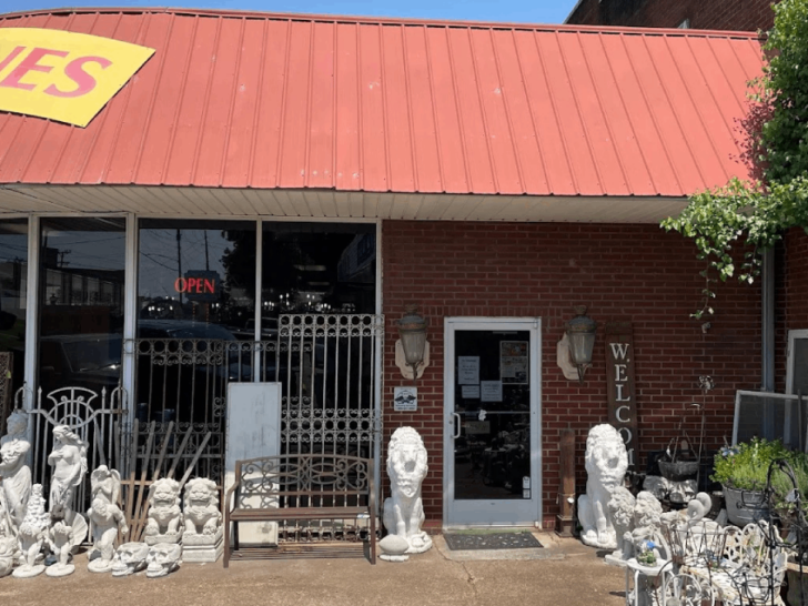 This Gigantic Tennessee Antique Store Is Packed With Treasures You Won't Want to Miss