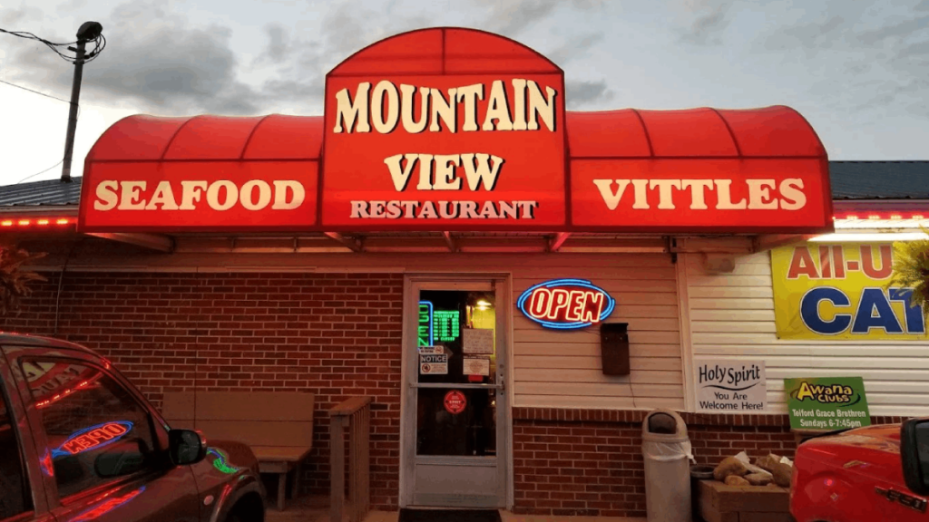 This No-Frills Tennessee Restaurant Has Endless Catfish And a Loyal Following