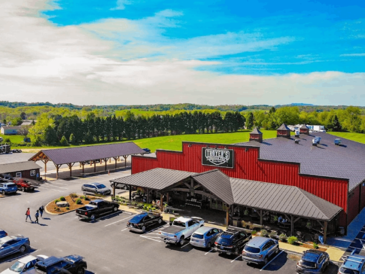 This Tennessee Country Market Is a Hidden Gem for Amish Goods And Fresh Pastries