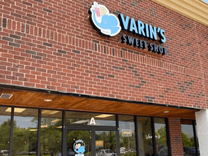 This Tennessee Dessert Spot Has Everyone Talking About Its Cheesecake on a Stick