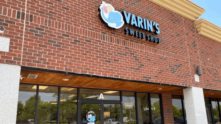 This Tennessee Dessert Spot Has Everyone Talking About Its Cheesecake on a Stick