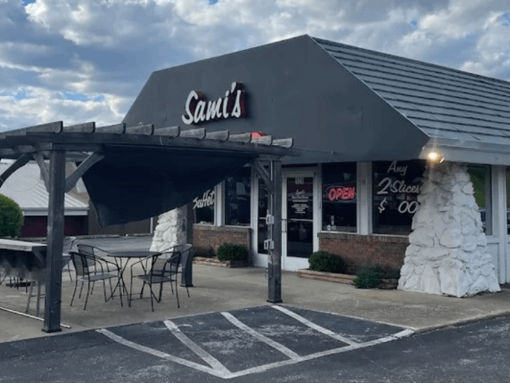 This Tennessee Italian Buffet Is So Good, Locals Call It Heaven for Just $10