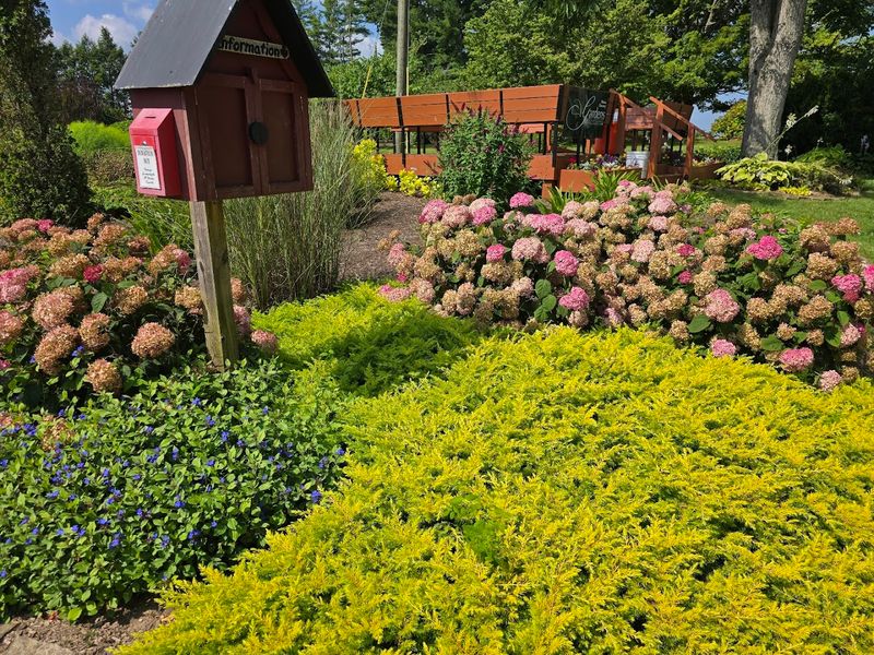 UT Gardens — Crossville