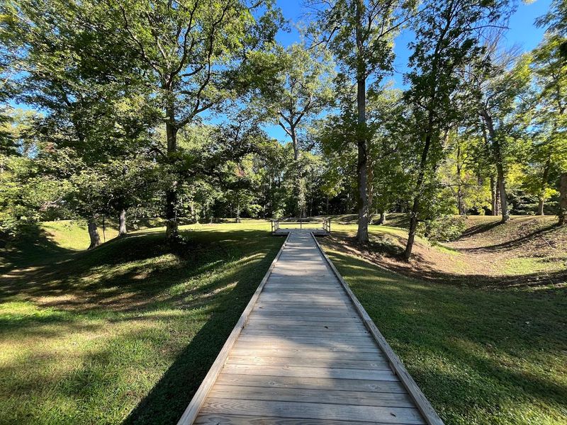 Trail 5 (Mounds State Park)