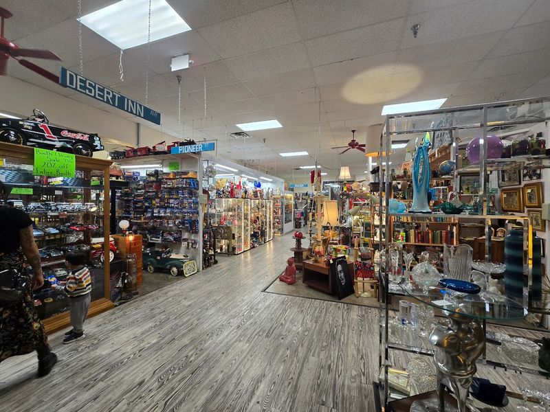 Las Vegas Memorabilia And Neon Nostalgia