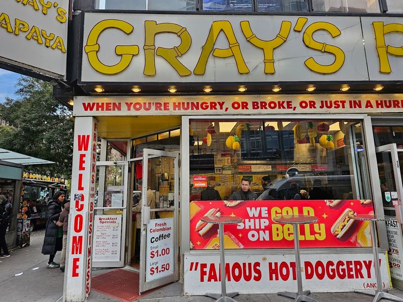 Gray&rsquo;s Papaya (Upper West Side, Manhattan)