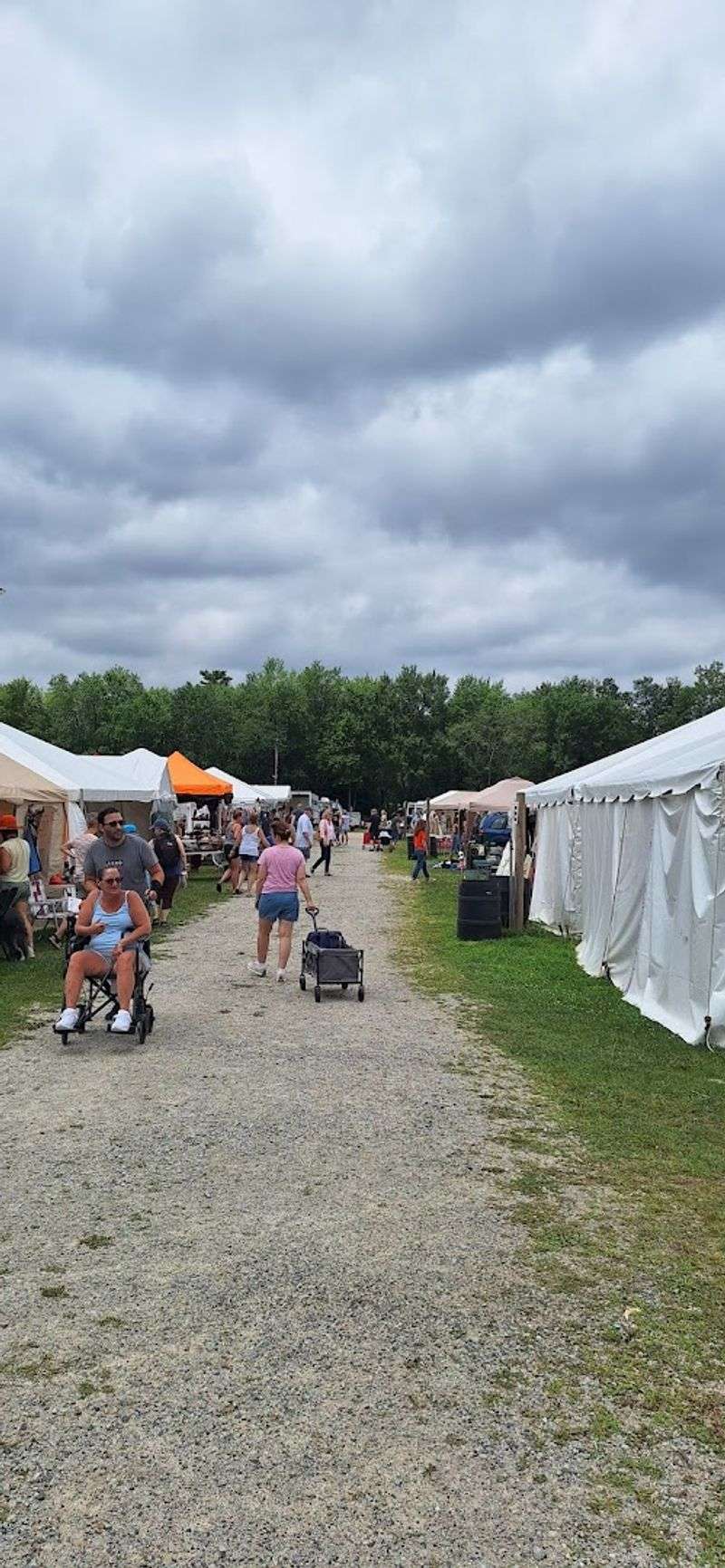 Brimfield Antique Flea Market (Brimfield)