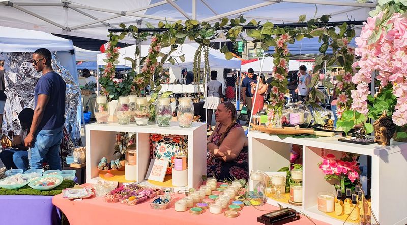 Seasonal rhythm, weather moves, and market etiquette