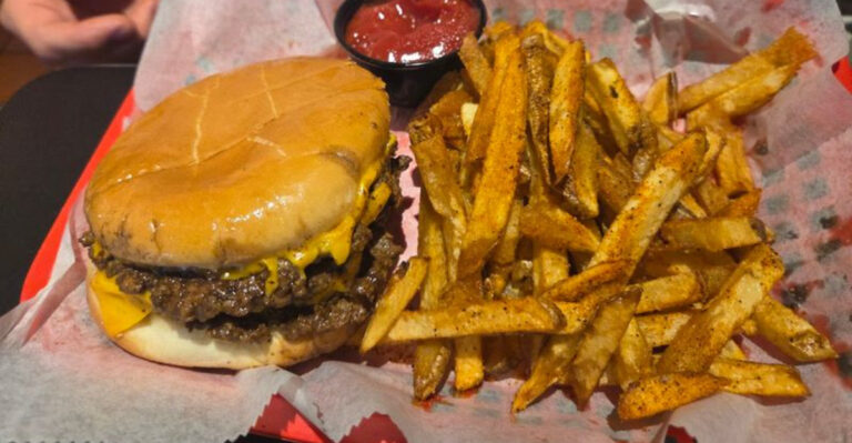 If You Love Burgers, This Tennessee Place Is Worth The Journey