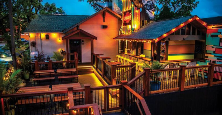 If You Want A Magical Experience, Dine At This Tennessee Treehouse Restaurant