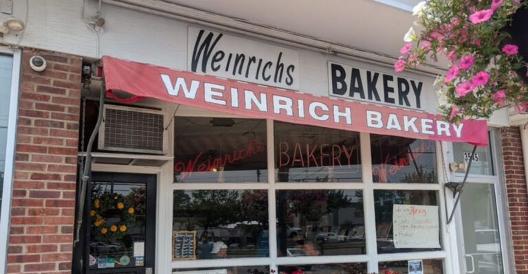 In Pennsylvania, One Of America’s Oldest German Bakeries Still Opens Its Ovens At Sunrise In A Peaceful Small Town
