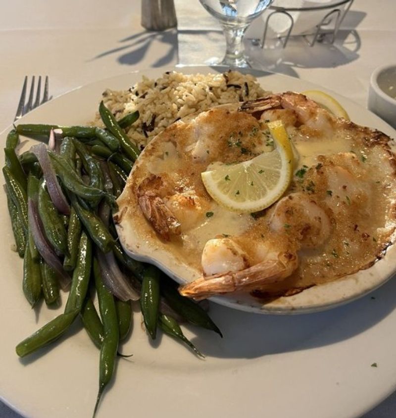 The Old Yarmouth Inn (Yarmouth Port)