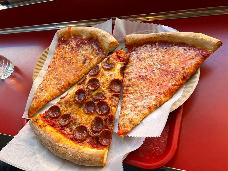 Vito&rsquo;s Slices and Ices (Hell&rsquo;s Kitchen)