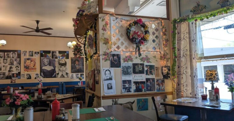 Most People Don’t Know About This Authentic German Restaurant Hidden Away In Pennsylvania