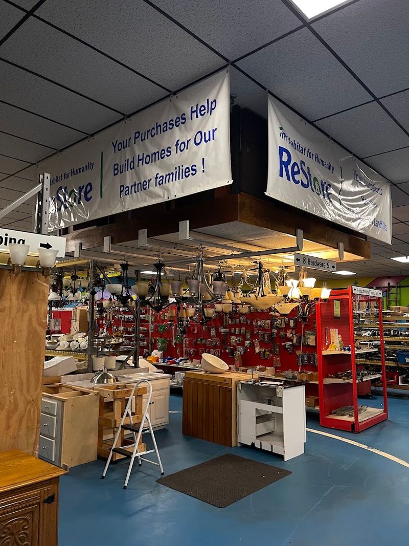 Southeast NH Habitat For Humanity ReStore (Newington)