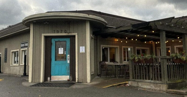 One Bite At This Charming Ohio Café And You’ll Feel Like You’re Dining In Europe