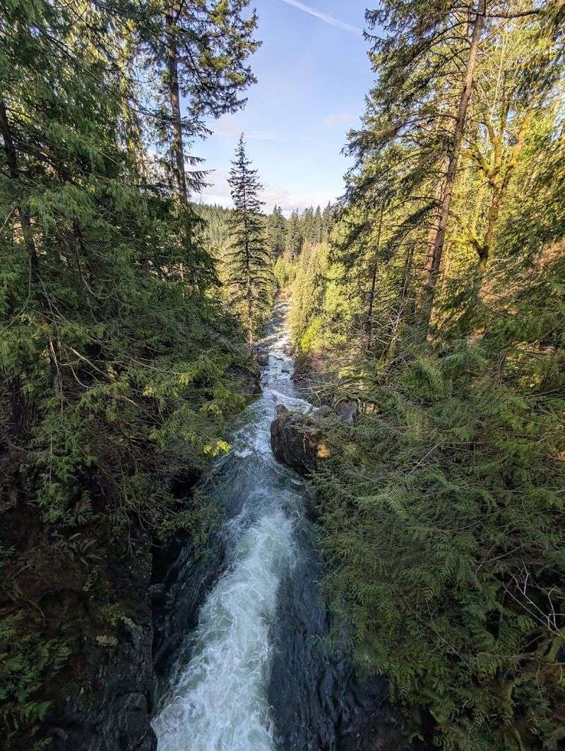 Timing Your Visit For Quiet Trails And Big Water