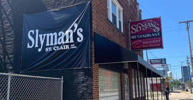 People Drive From Across Ohio For The Mouth-Watering Reuben Sandwich At This Tiny Restaurant