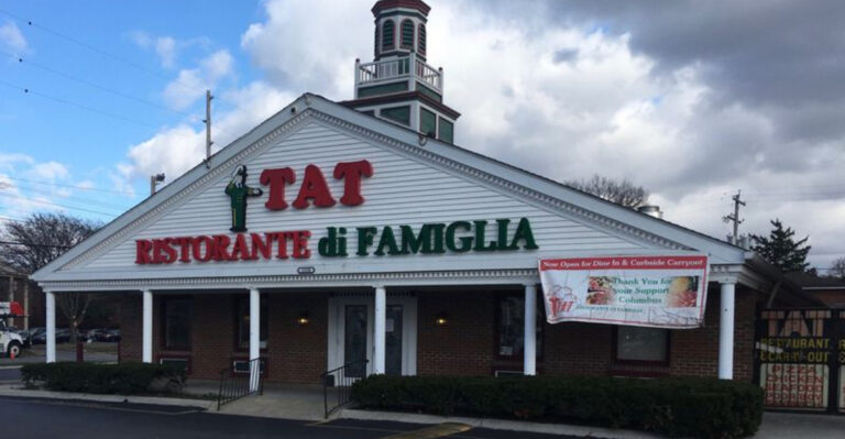 People Drive From Across Ohio To Eat At This Historic Italian Restaurant
