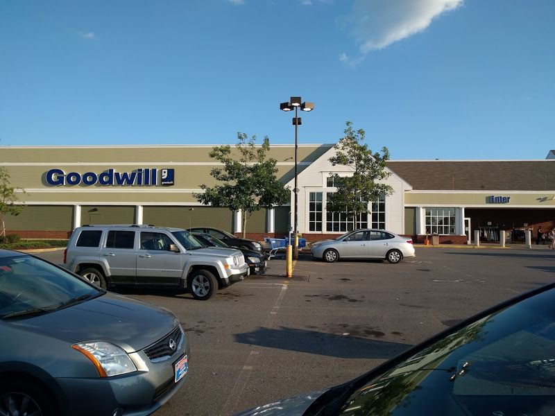 Goodwill Store & Buy the Pound Outlet (Hudson)