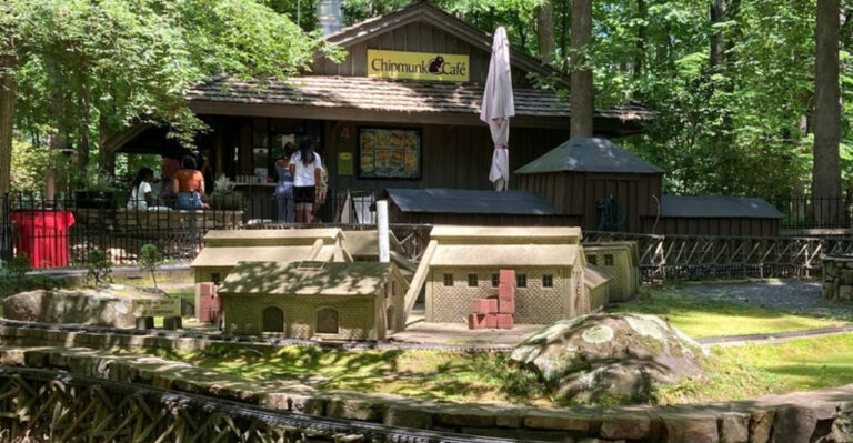 Sip and Soak in Spring at These 9 Garden Cafés Across Arkansas