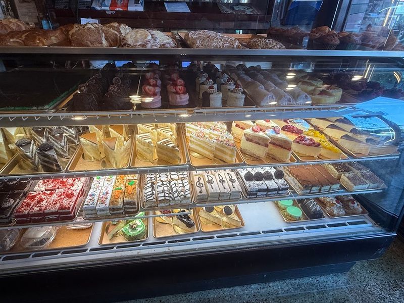 Conti&rsquo;s Pastry Shoppe (Bronx)