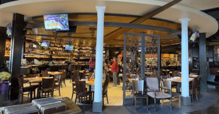 Tennessee’s Steak and Oyster Hotspot That Everyone in Nashville Seems to Love