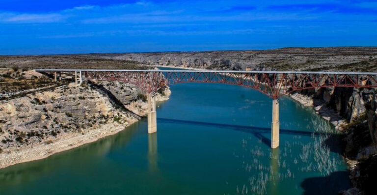 Texas’ Highest Highway Bridge Stands Over 300 Feet Tall with Jaw-Dropping Canyon Views