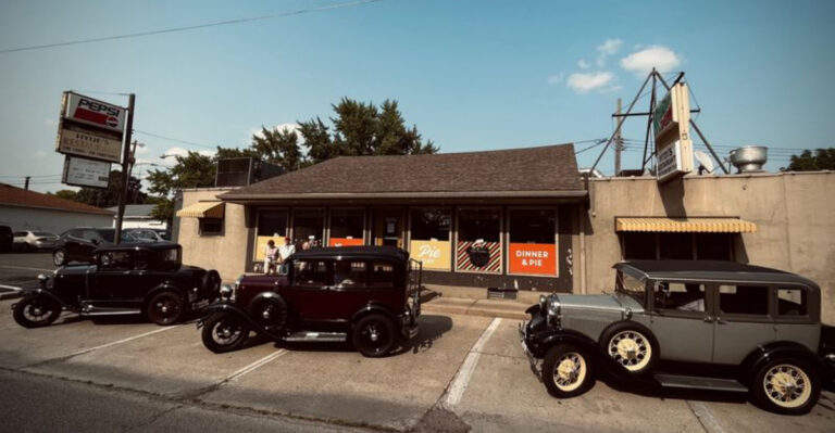 The Country Fried Steak At This Ohio Restaurant Is So Good, It’s Worth A Road Trip